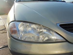 Used Headlight, right Renault Megane Classic (LA) 1.6 16V Price € 25,00 Margin scheme offered by Hans Auto Onderdelen