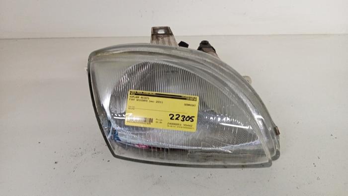 Headlight, right from a Fiat Seicento (187) 1.1 MPI S,SX,Sporting 2001