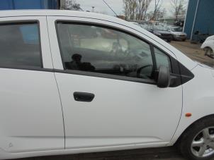 Used Front door 4-door, right Chevrolet Spark (M300) 1.0 16V Bifuel Price € 100,00 Margin scheme offered by Hans Auto Onderdelen