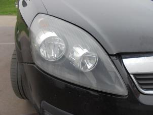 Used Headlight, right Opel Zafira (M75) 1.9 CDTI Price € 60,00 Margin scheme offered by Hans Auto Onderdelen