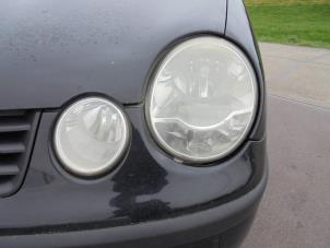 Used Headlight, left Volkswagen Polo IV (9N1/2/3) 1.4 16V Price € 25,00 Margin scheme offered by Hans Auto Onderdelen