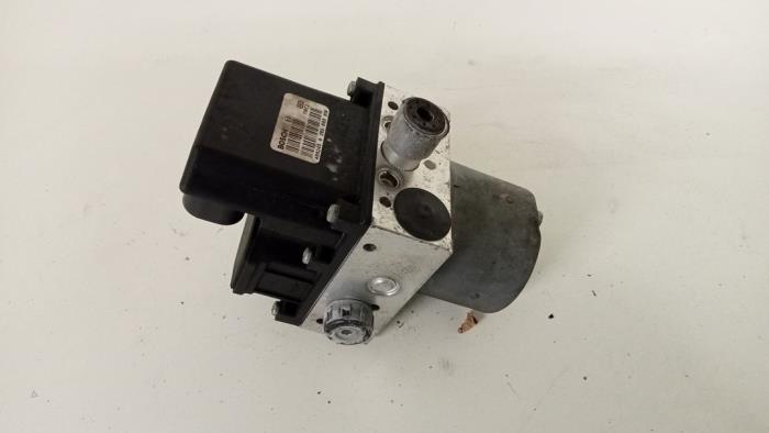 Usagé Bloc ABS Alfa Romeo 147 (937) 1.6 Twin Spark 16V Prix € 40,00 Règlement à la marge proposé par Hans Auto Onderdelen