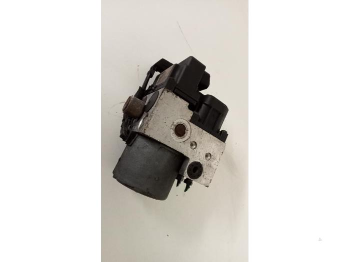 Begagnade ABS-pump Opel Corsa C (F08/68) 1.0 12V Pris € 20,00 Marginaltabell erbjuds av Hans Auto Onderdelen