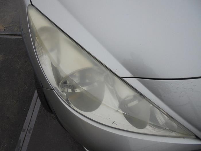 Scheinwerfer rechts van een Peugeot 207 SW (WE/WU) 1.6 16V 2008