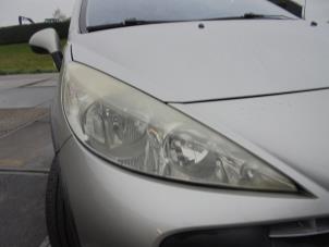 Used Headlight, right Peugeot 207 SW (WE/WU) 1.6 16V Price € 45,00 Margin scheme offered by Hans Auto Onderdelen