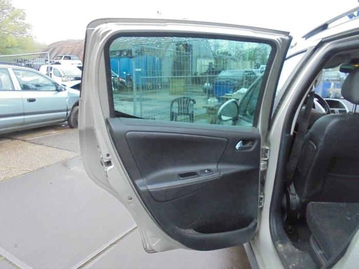 Rear door 4-door, left from a Peugeot 207 SW (WE/WU) 1.6 16V 2008