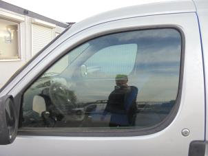 Used Door window 2-door, left Peugeot Partner 2.0 HDI Price € 25,00 Margin scheme offered by Hans Auto Onderdelen