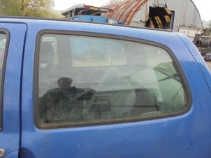Gebrauchte Zusätzliches Fenster 2-türig links hinten Renault Twingo (C06) 1.2 Preis € 25,00 Margenregelung angeboten von Hans Auto Onderdelen