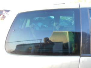 Gebrauchte Zusätzliches Fenster 4-türig rechts hinten Peugeot 807 2.0 16V Preis € 30,00 Margenregelung angeboten von Hans Auto Onderdelen