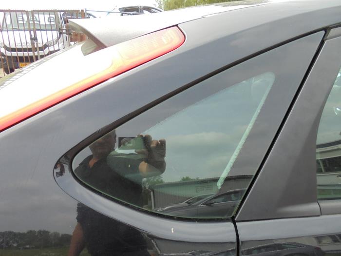 Zusätzliches Fenster 4-türig rechts hinten van een Ford Focus 2 1.8 16V Flexifuel 2008