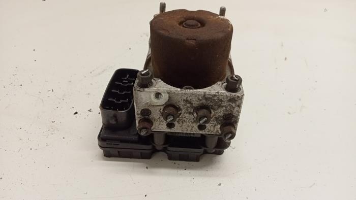 Gebrauchte ABS Pumpe Toyota Yaris (P1) 1.0 16V VVT-i Preis € 25,00 Margenregelung angeboten von Hans Auto Onderdelen