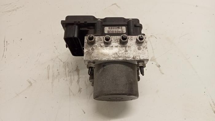 Begagnade ABS-pump Citroen C4 Berline (LC) 1.6 HDi 16V Pris € 70,00 Marginaltabell erbjuds av Hans Auto Onderdelen