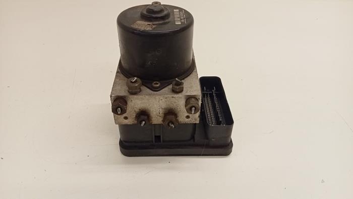 Usagé Bloc ABS Ford Fiesta 5 (JD/JH) 1.3 Prix € 30,00 Règlement à la marge proposé par Hans Auto Onderdelen