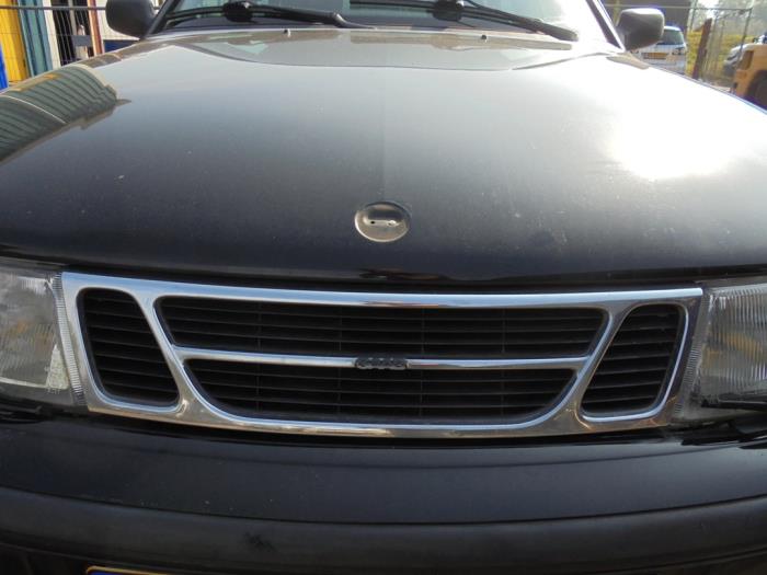 Używane Grill Saab 9-3 I (YS3D) 2.0t 16V Ecopower Cena € 20,00 Procedura marży oferowane przez Hans Auto Onderdelen