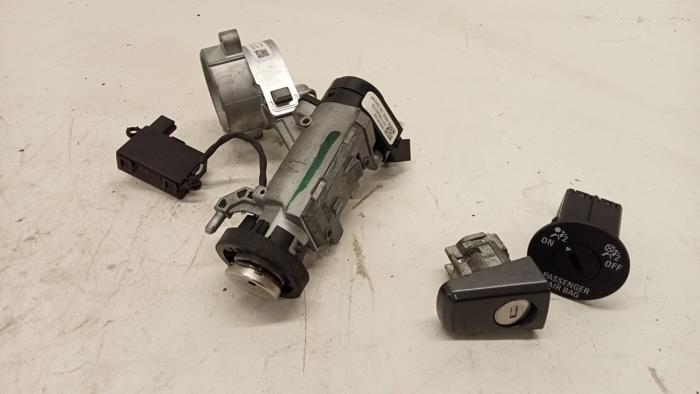 Gebrauchte Schlossset Opel Astra J Sports Tourer (PD8/PE8/PF8) 1.4 Turbo 16V Preis € 75,00 Margenregelung angeboten von Hans Auto Onderdelen