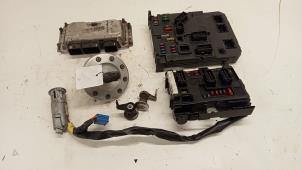 Gebrauchte Schlossset Peugeot 206 (2A/C/H/J/S) 1.6 16V Preis € 100,00 Margenregelung angeboten von Hans Auto Onderdelen