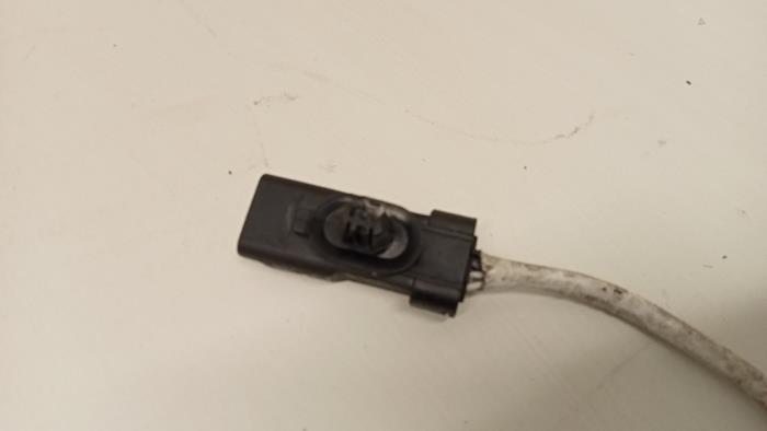 Lambda probe from a Peugeot 208 I (CA/CC/CK/CL) 1.0 Vti 12V PureTech 2013