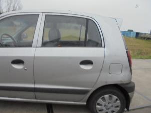 Begagnade Bakdörr, 4-dörrars, vänster Hyundai Atos 1.0 12V Pris € 60,00 Marginaltabell erbjuds av Hans Auto Onderdelen