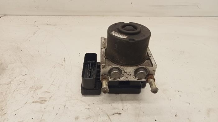 Używane Pompa ABS Opel Agila (A) 1.2 16V Twin Port Cena € 35,00 Procedura marży oferowane przez Hans Auto Onderdelen
