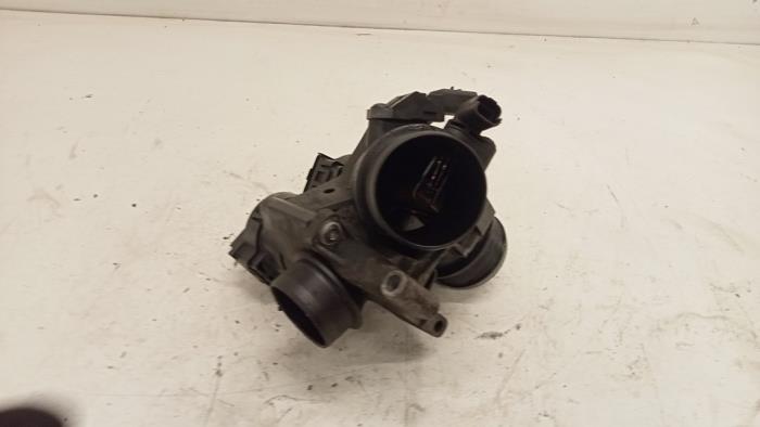 Usagé Boitier papillon Volvo V50 (MW) 1.6 D 16V Prix € 50,00 Règlement à la marge proposé par Hans Auto Onderdelen