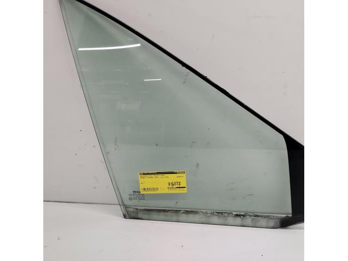 Usados Ventanilla triangular derecha delante Renault Scénic II (JM) 1.6 16V Precio € 30,00 Norma de margen ofrecido por Hans Auto Onderdelen