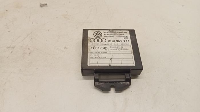 Używane Modul alarmu Audi A4 Cabriolet (B6) 3.0 V6 30V Cena € 25,00 Procedura marży oferowane przez Hans Auto Onderdelen
