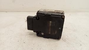 Bloc ABS d'un Ford Focus 1 1.6 16V 1999