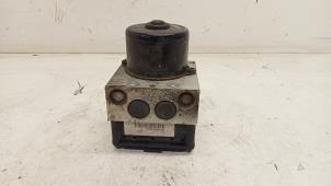 Bloc ABS d'un Ford Focus 1 1.6 16V 1999