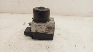 Bloc ABS d'un Ford Focus 1 1.6 16V 1999