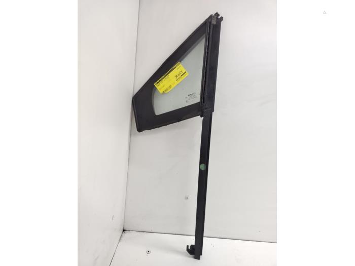 Usados Ventanilla triangular izquierda delante Renault Clio IV (5R) 0.9 Energy TCE 90 12V Precio € 50,00 Norma de margen ofrecido por Hans Auto Onderdelen