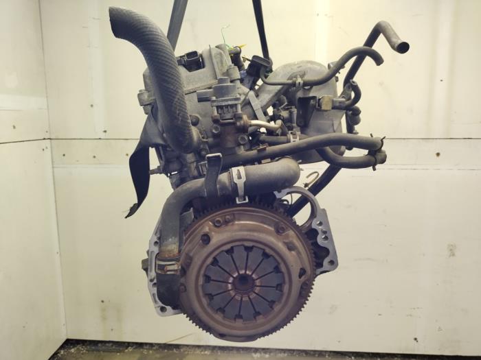 Engine from a Suzuki Ignis (FH) 1.3 16V 2002