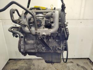 Engine from a Suzuki Ignis (FH) 1.3 16V 2002
