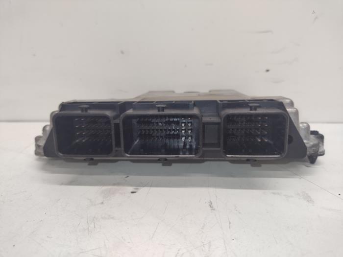 Engine management computer from a Ford Focus 2 1.6 TDCi 16V 100 2008