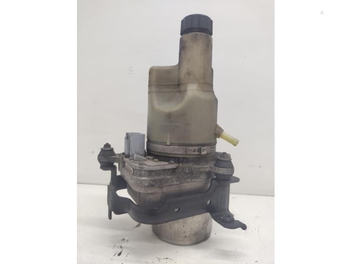 Usagé Pompe de direction Volvo V50 (MW) 1.6 D 16V Prix € 70,00 Règlement à la marge proposé par Hans Auto Onderdelen