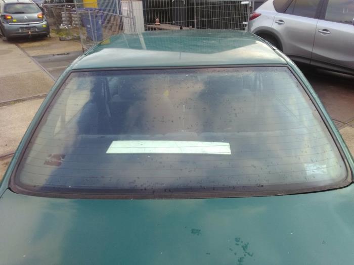 Usados Ventanilla detrás Peugeot 306 (7B) 1.4 SL,SR Precio € 50,00 Norma de margen ofrecido por Hans Auto Onderdelen