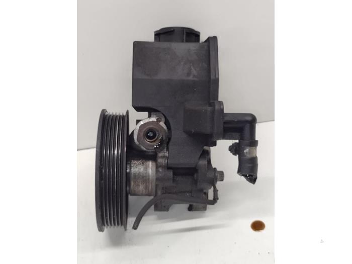 Usagé Pompe de direction Mercedes C (W202) 2.0 C-200 CGI 16V Prix € 35,00 Règlement à la marge proposé par Hans Auto Onderdelen