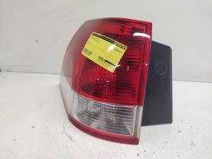 Usados Luz trasera izquierda Opel Vectra C Caravan 2.2 DIG 16V Precio € 25,00 Norma de margen ofrecido por Hans Auto Onderdelen