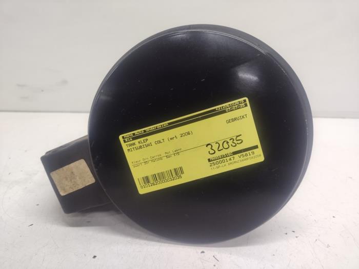 Gebrauchte Tankklappe Mitsubishi Colt (Z2/Z3) 1.3 16V Preis € 20,00 Margenregelung angeboten von Hans Auto Onderdelen