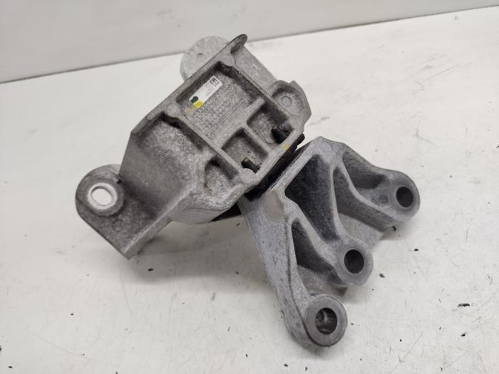 Used Engine mount Fiat Tipo (356W/357W) 1.0 T3 12V Price € 35,00 Margin scheme offered by Hans Auto Onderdelen