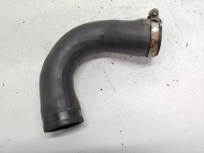 Gebrauchte Intercooler Schlauch Volkswagen Caddy III (2KA,2KH,2CA,2CH) 1.6 TDI 16V Preis € 20,00 Margenregelung angeboten von Hans Auto Onderdelen