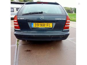 Usados Parachoques trasero Mercedes C Combi (S203) 1.8 C-180K 16V Precio € 75,00 Norma de margen ofrecido por Hans Auto Onderdelen