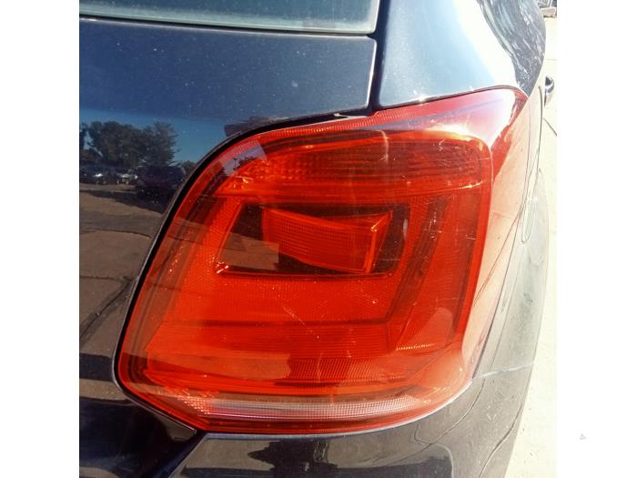 Taillight, right from a Volkswagen Polo V (6R) 1.4 TDI 12V 90 2016