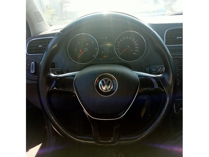 Steering wheel from a Volkswagen Polo V (6R) 1.4 TDI 12V 90 2016