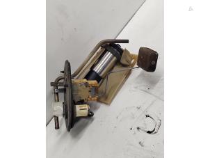 Usagé Pompe à carburant Mazda 323 F (BA14) 1.5i GLX,GT 16V Prix € 25,00 Règlement à la marge proposé par Hans Auto Onderdelen