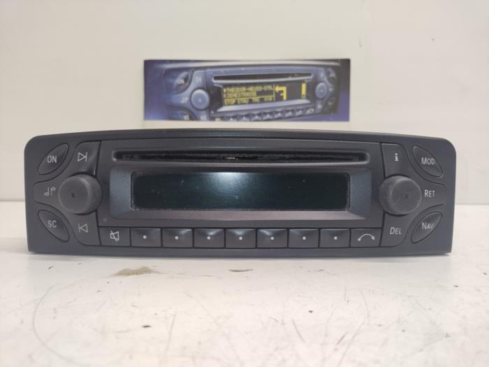 Używane Radio Mercedes C Combi (S203) 1.8 C-180K 16V Cena € 90,00 Procedura marży oferowane przez Hans Auto Onderdelen