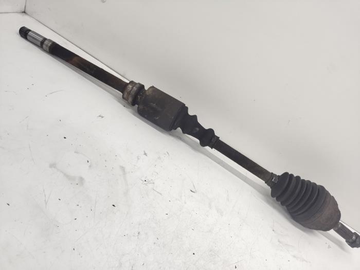 Gebrauchte Antriebswelle rechts vorne Peugeot 306 (7B) 1.4 SL,SR Preis € 25,00 Margenregelung angeboten von Hans Auto Onderdelen