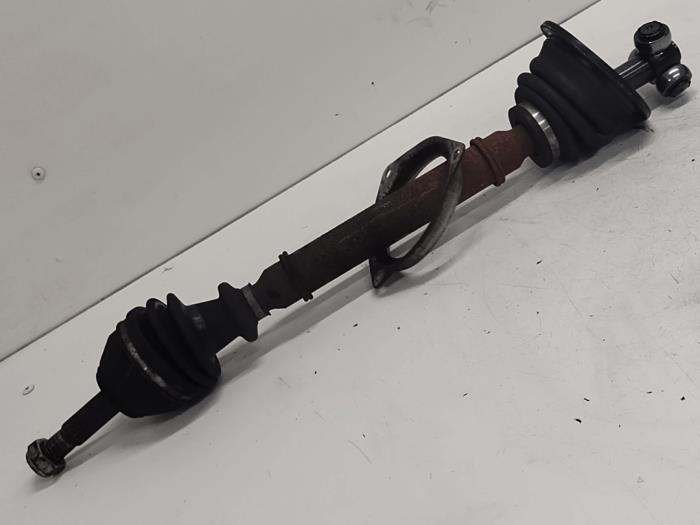 Gebrauchte Antriebswelle links vorne Renault Kangoo (KC) 1.4 Preis € 25,00 Margenregelung angeboten von Hans Auto Onderdelen