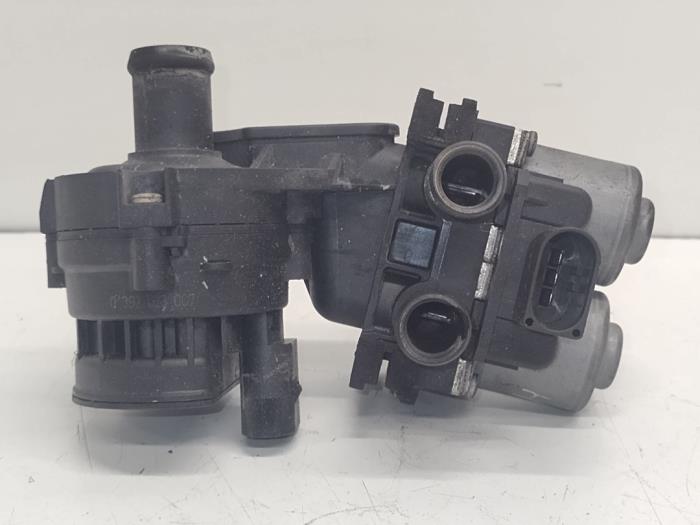 Begagnade Extra vattenpump Audi A6 Avant (C6) 3.0 TDI V6 24V Quattro Pris € 40,00 Marginaltabell erbjuds av Hans Auto Onderdelen