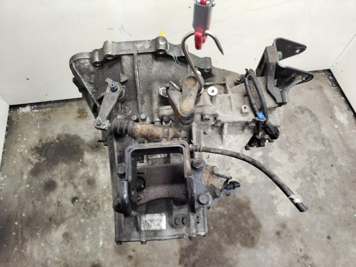 Getriebe van een Hyundai Santa Fe I 2.4 16V 4x2 2004