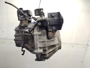 Getriebe van een Hyundai Santa Fe I 2.4 16V 4x2 2004